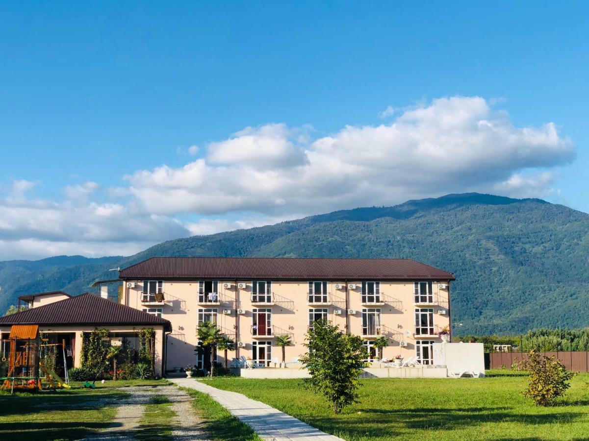 Hotel Askar Alakhadzi Exteriér fotografie